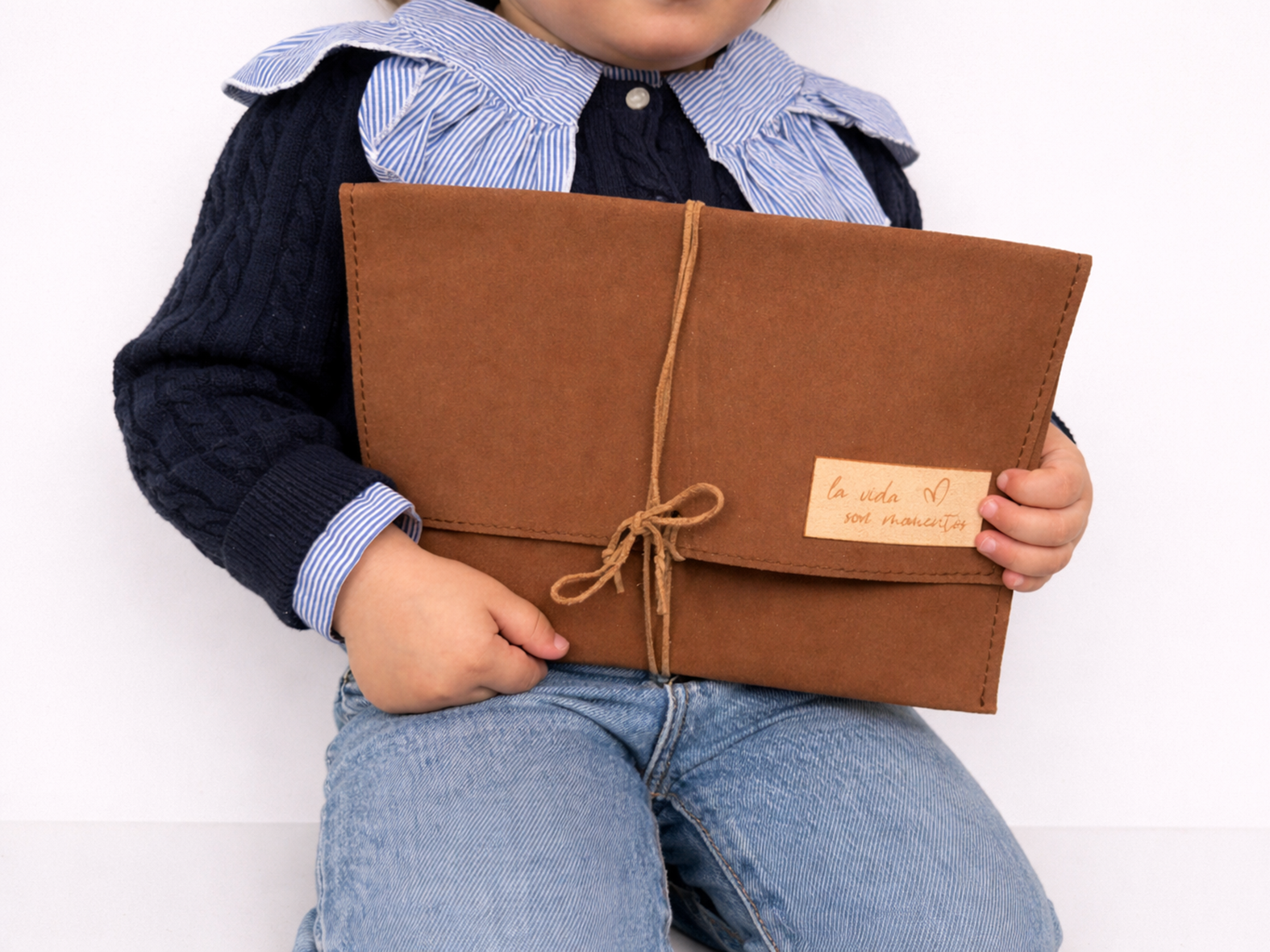 Bolsa marrón con cordón material a elegir